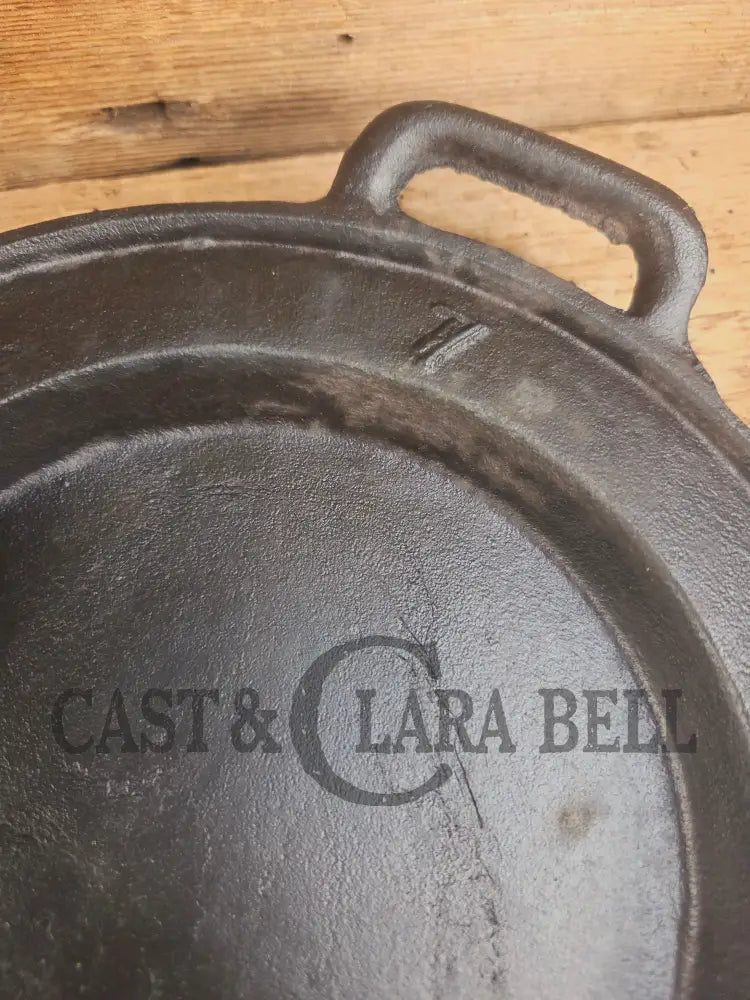 1800βs #7 Antique Gate-marked Long Griddle/Fish Fryer Raised 7 and P Griddle