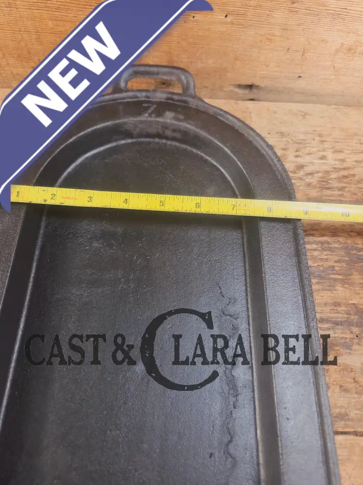 1800βs #7 Antique Gate-marked Long Griddle/Fish Fryer Raised 7 and P Griddle