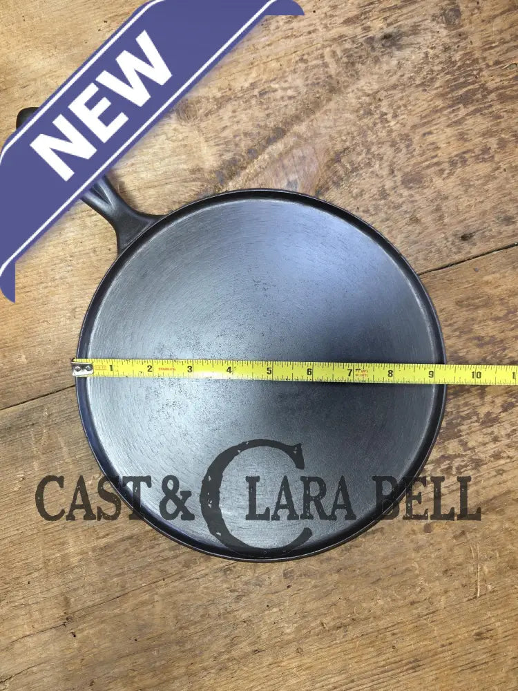 1880βs Era one of a kind and hard to find. Sidney Holloware βScriptβ Logo #8 Round Griddle. A wonderful gift for you or