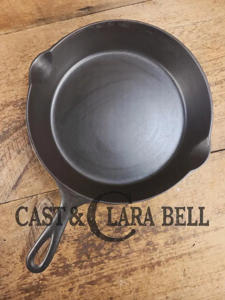 1890βs 3rd Series ERIE #8 Skillet with Heat Ring 704 B. Amazing piece of culinary history. Wonderfully light to use