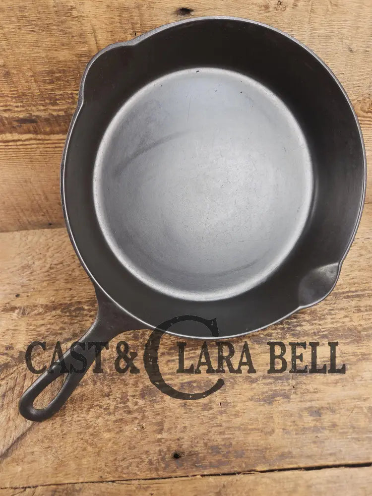 1890βs 3rd Series ERIE #8 Skillet with Heat Ring 704 B. Amazing piece of culinary history. Wonderfully light to use