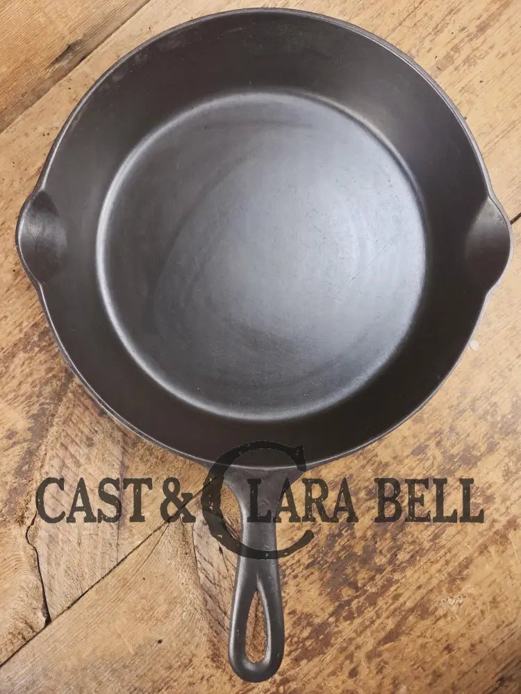 1890βs 3rd Series ERIE #8 Skillet with Heat Ring 704 B. Amazing piece of culinary history. Wonderfully light to use
