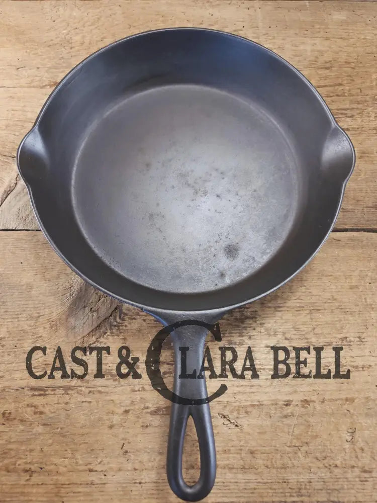 1891-1905! HTF Wagner #8 Arc Small logo cast iron skillet with A makers mark. Earliest Wagner pattern made! Skillet