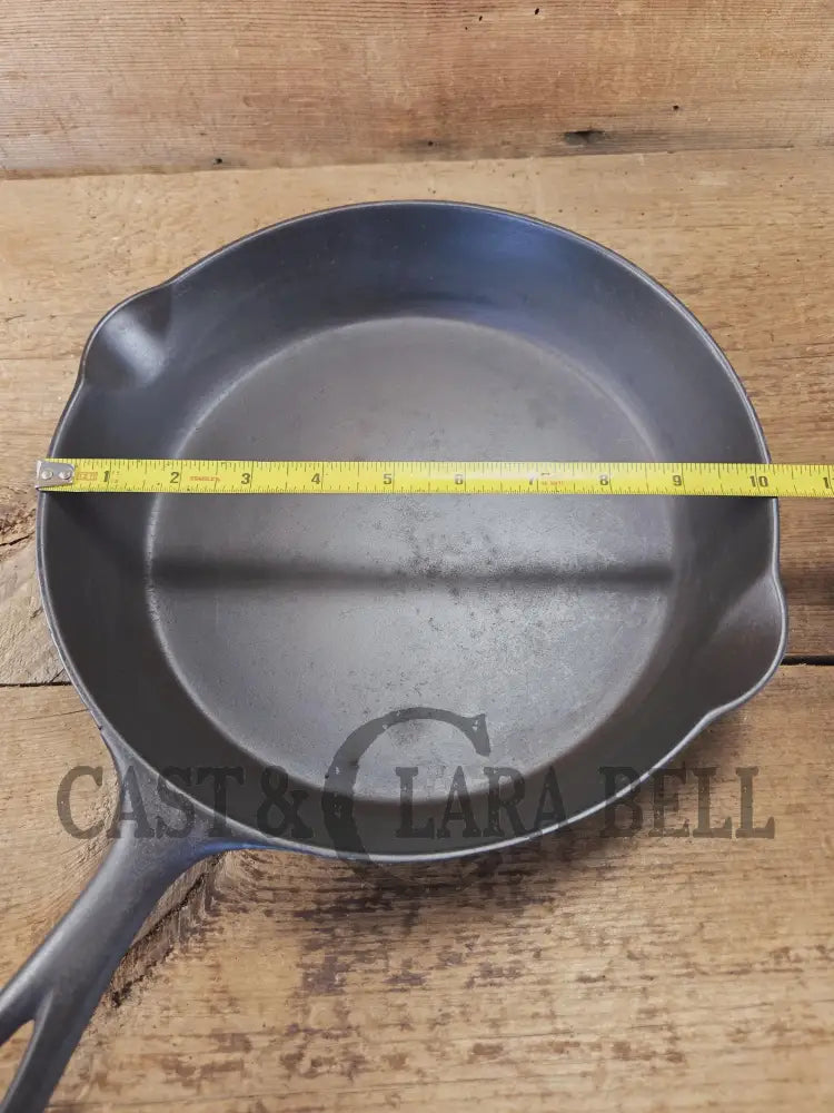1891-1905! HTF Wagner #8 Arc Small logo cast iron skillet with A makers mark. Earliest Wagner pattern made! Skillet