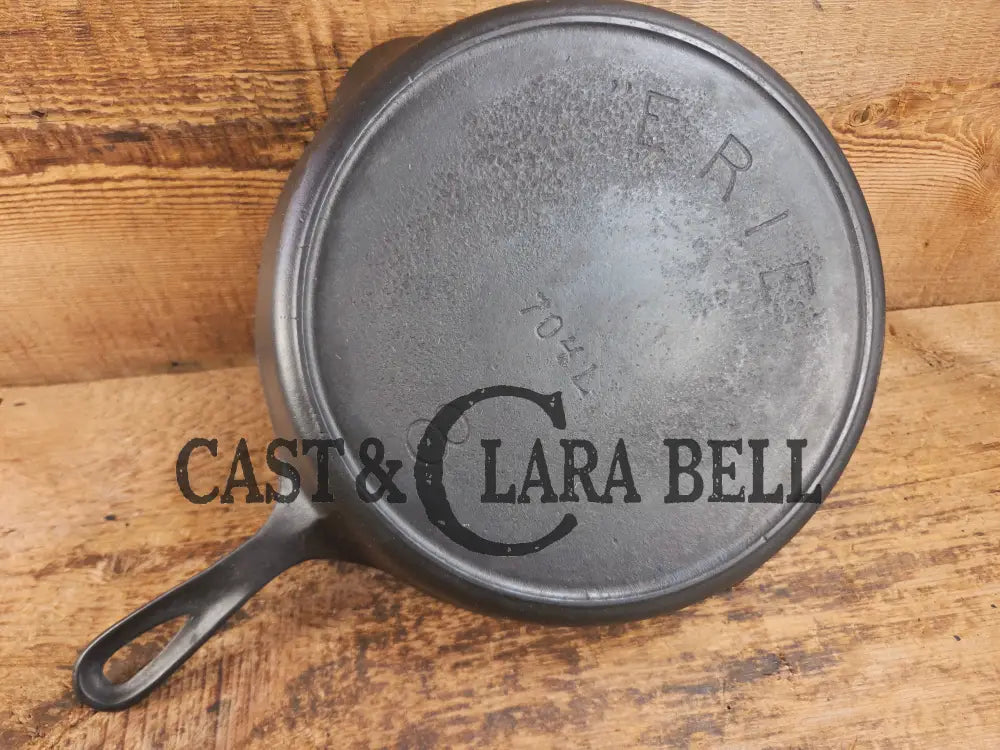 1905-07 Erie (Griswold) #8 Cast Skillet 704 L. 5th Series Model a wonderful example of Erie craftsmanship. GREAT daily