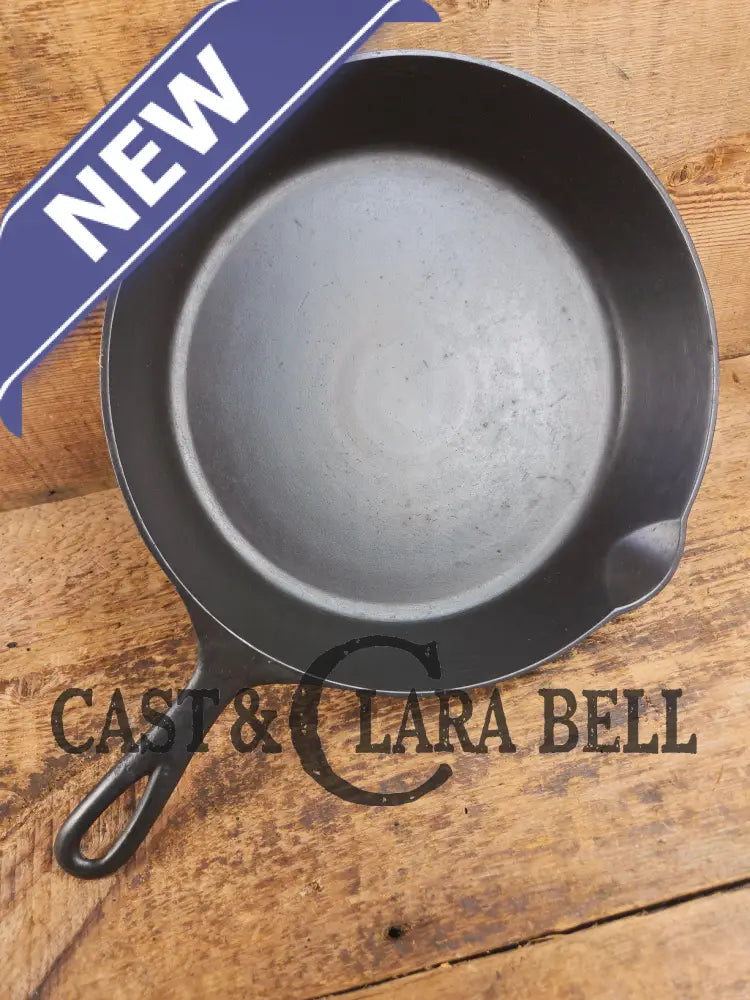 1905-07 Erie (Griswold) #8 Cast Skillet 704 L. 5th Series Model a wonderful example of Erie craftsmanship. GREAT daily