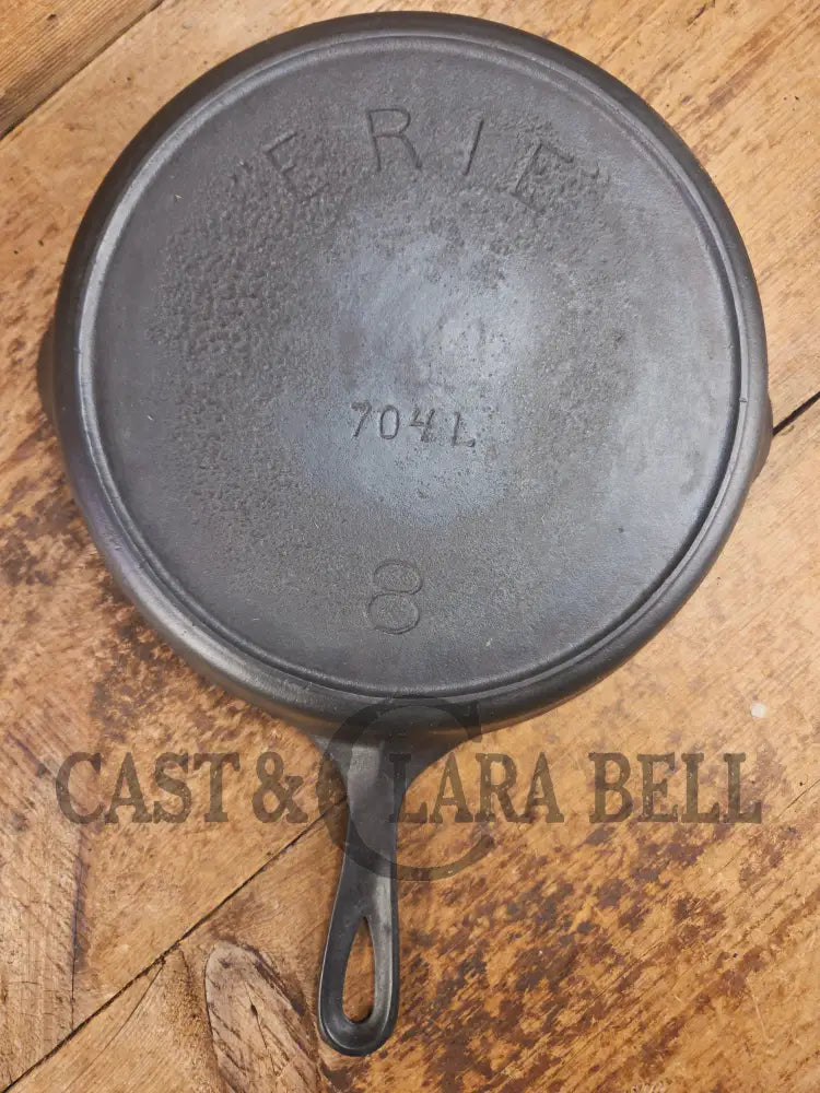 1905-07 Erie (Griswold) #8 Cast Skillet 704 L. 5th Series Model a wonderful example of Erie craftsmanship. GREAT daily