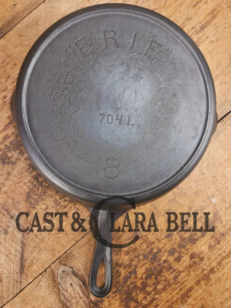 1905-07 Erie (Griswold) #8 Cast Skillet 704 L. 5th Series Model a wonderful example of Erie craftsmanship. GREAT daily