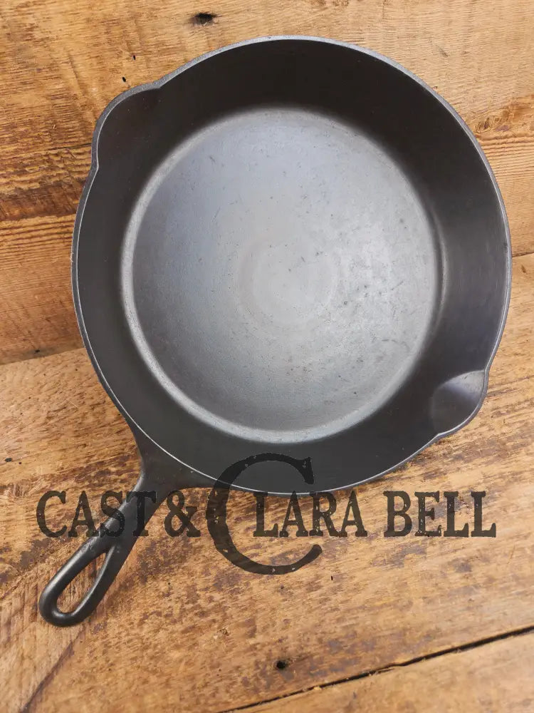 1905-07 Erie (Griswold) #8 Cast Skillet 704 L. 5th Series Model a wonderful example of Erie craftsmanship. GREAT daily
