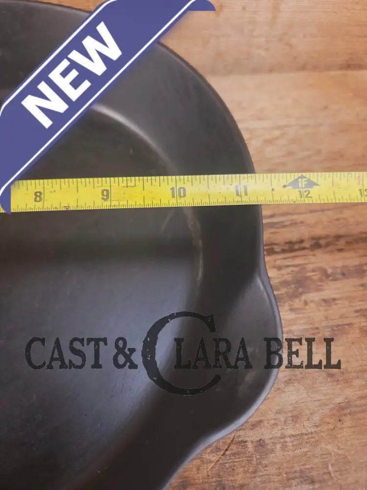 1905-07 Erie (Griswold) #9 Cast Skillet 710. 5th Series Model a wonderful example of Erie craftsmanship. GREAT daily