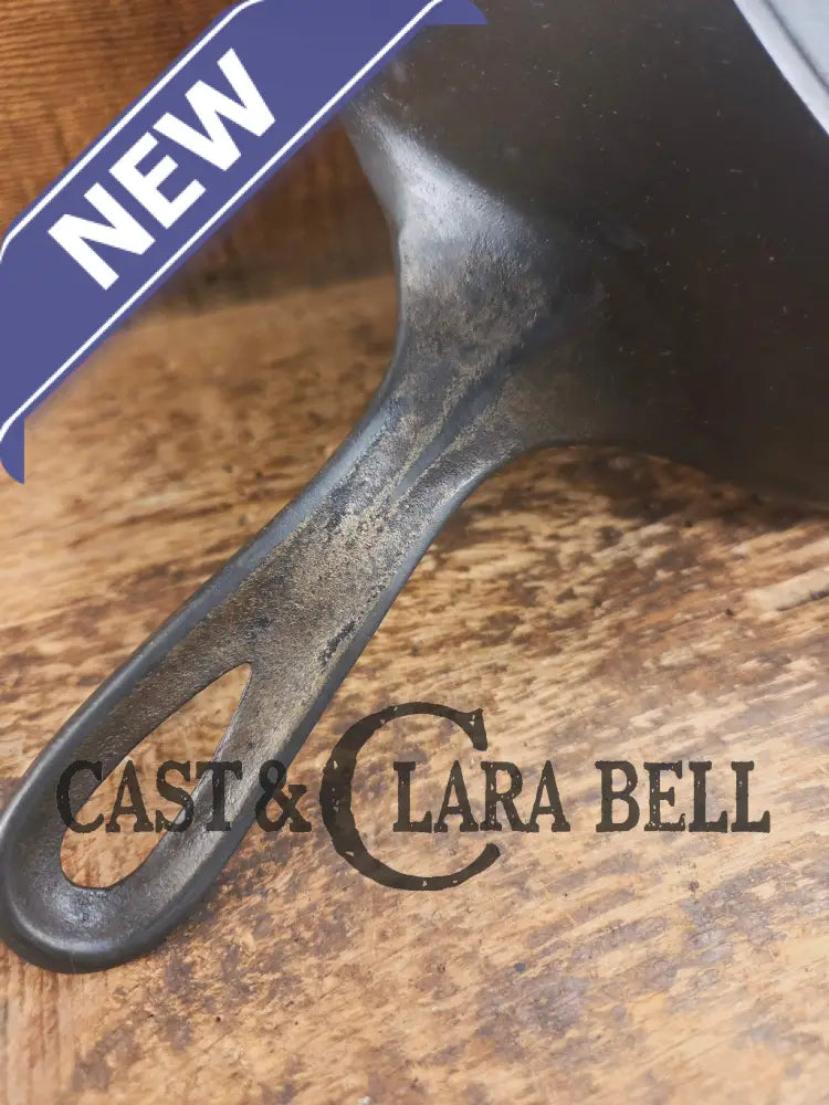 1905-07 Erie (Griswold) #9 Cast Skillet 710. 5th Series Model a wonderful example of Erie craftsmanship. GREAT daily