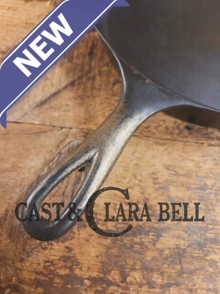 1905-07 Erie (Griswold) #9 Cast Skillet 710. 5th Series Model a wonderful example of Erie craftsmanship. GREAT daily