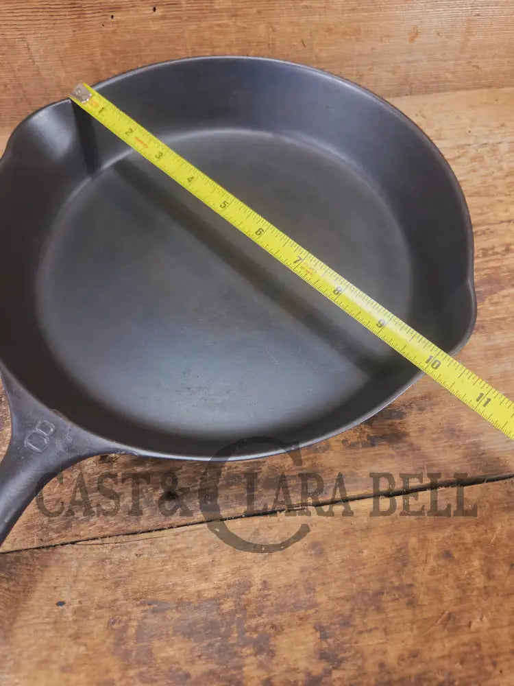 1905-1909! 5 Line Griswold Victor #8 Skillet 722. Fully Marked. One of our favorite series - Skillet