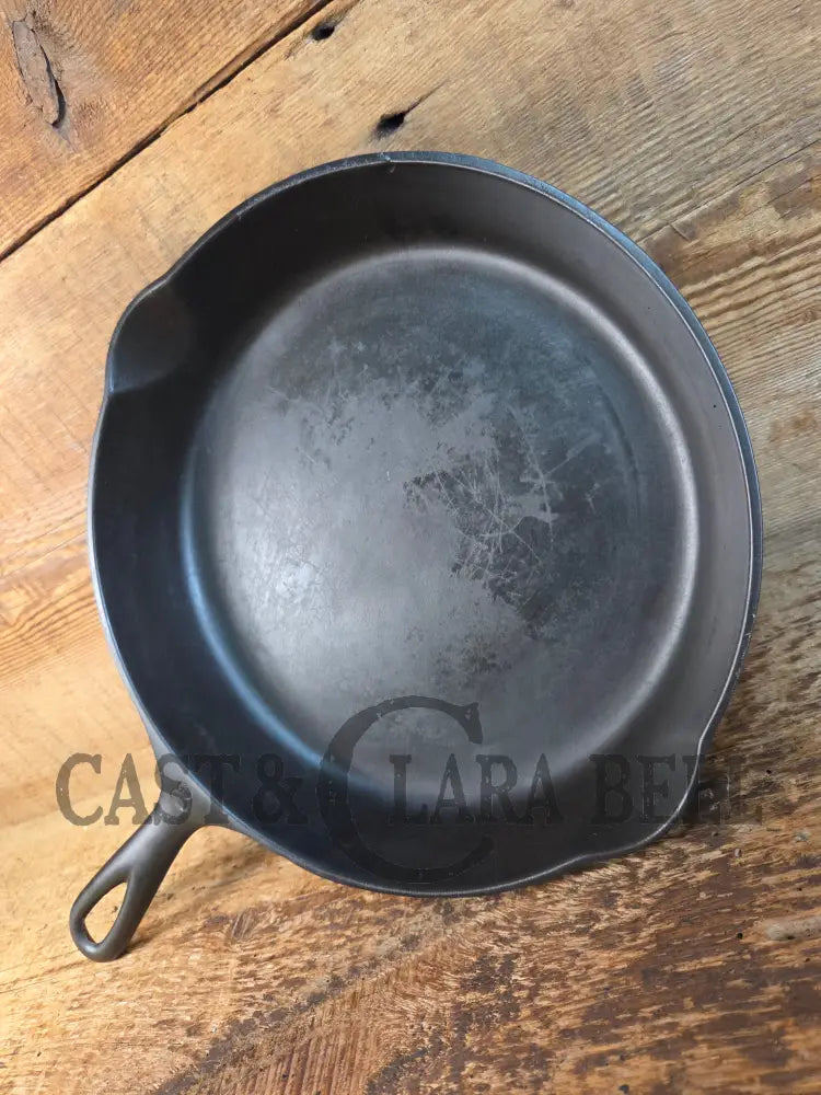 1905-1909! 5 Line Griswold Victor #8 Skillet 722. Fully Marked. One of our favorite series - Skillet