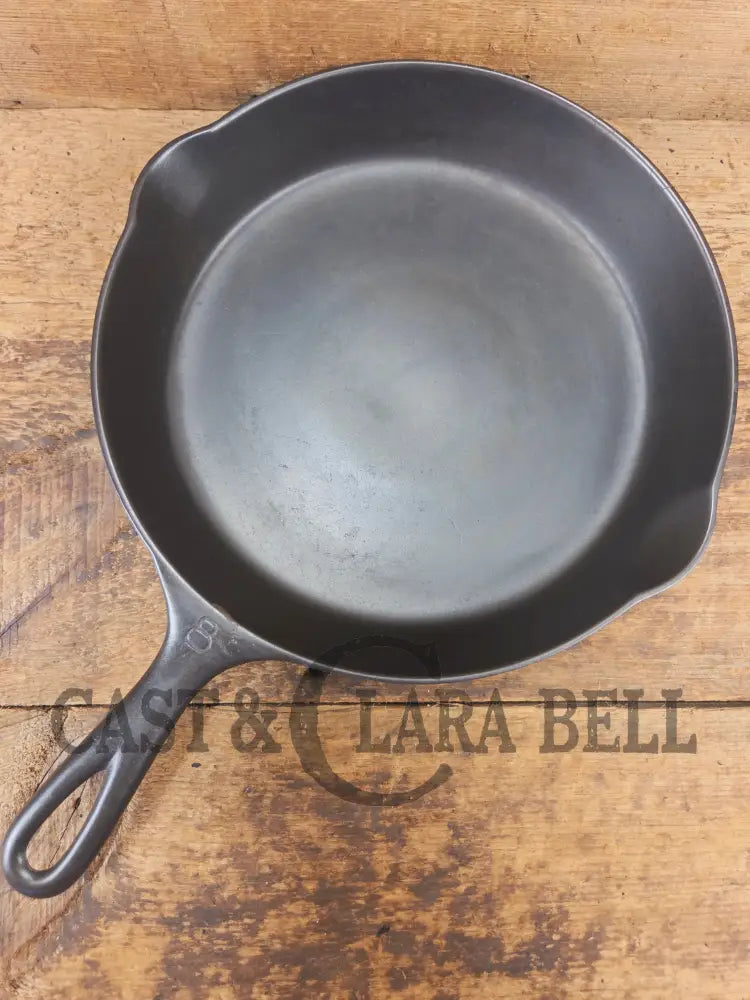 1905-1909! 5 Line Griswold Victor #8 Skillet 722. Fully Marked. One of our favorite series - Skillet