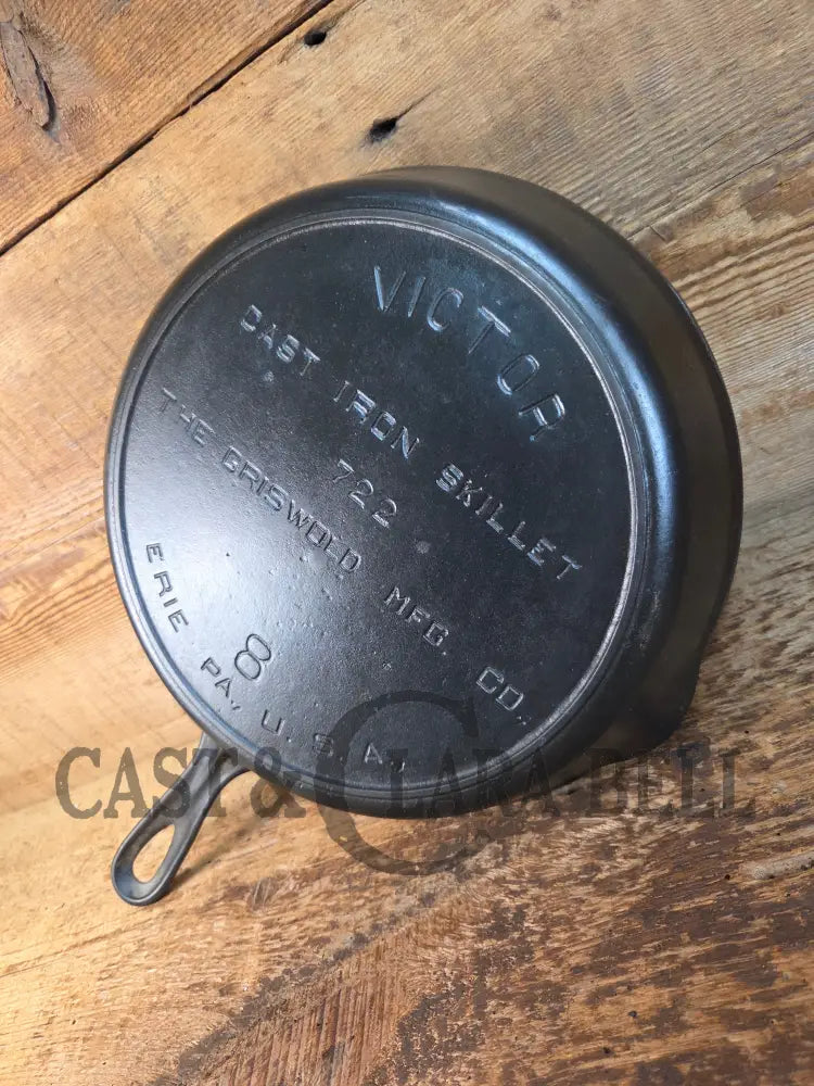 1905-1909! 5 Line Griswold Victor #8 Skillet 722. Fully Marked. One of our favorite series - Skillet