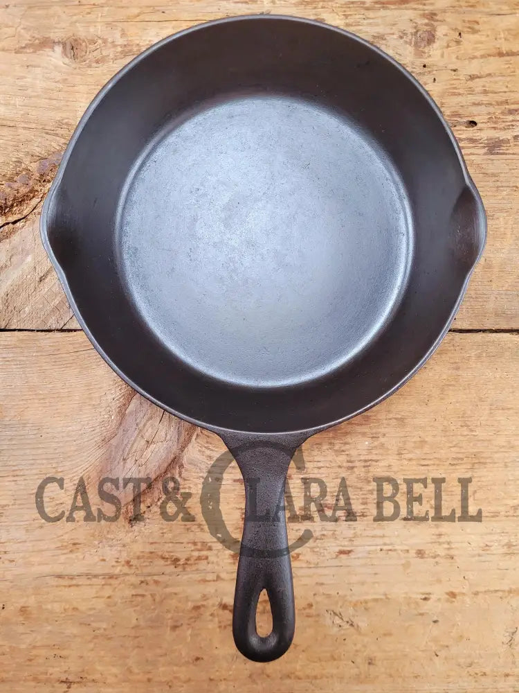 1910-20βs Chicago Hardware Foundry #5 Cast Iron Diamond Skillet with Heat Ring. Our favorite foundry story restored &