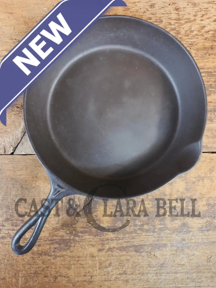 1910βs Era Lodge RAISED #7 Cast Iron Skillet Raised βIβ No Notch heat ring - Skillet