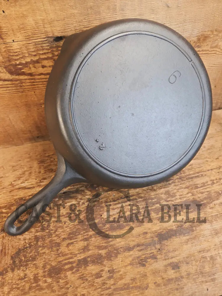1910βs very early Lodge #6 Cast Iron Skillet with Single Notch and Raised #2 at 6 Oβclock position - Skillet