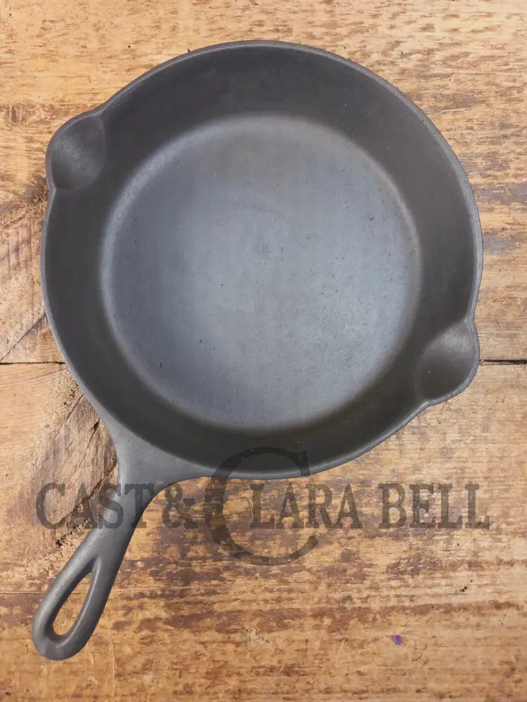 1910’s very early Lodge #6 Cast Iron Skillet with Single Notch and Raised S at 6 O’clock position - Skillet