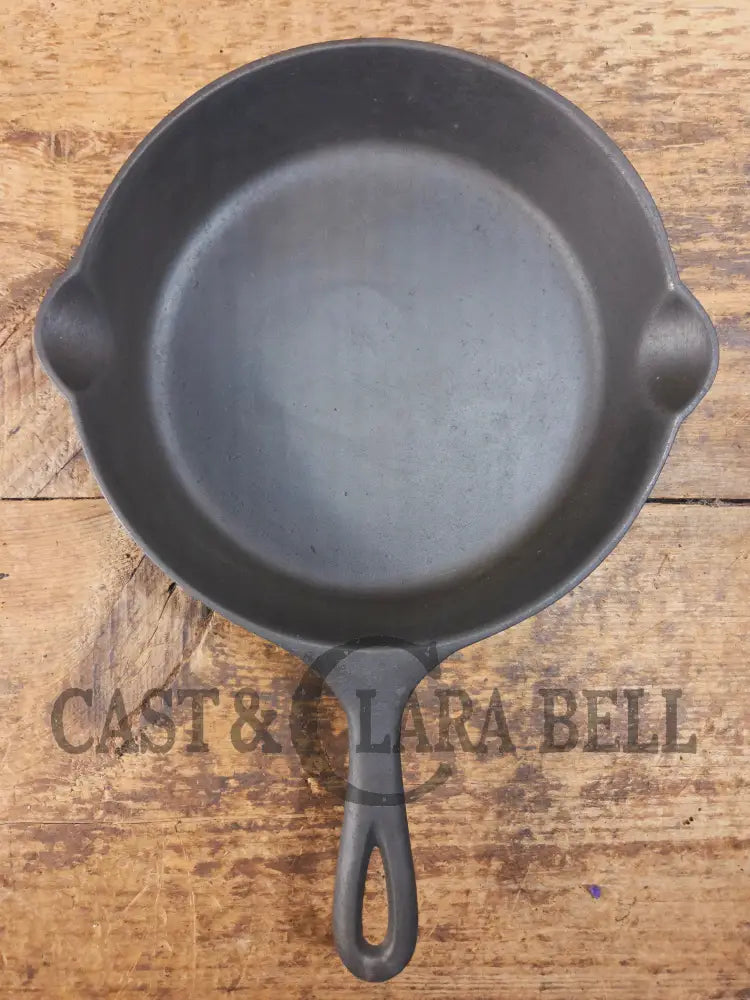1910’s very early Lodge #6 Cast Iron Skillet with Single Notch and Raised S at 6 O’clock position - Skillet