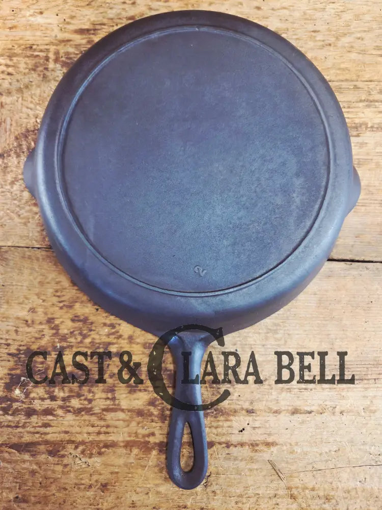 1910’s very early Lodge #8 Cast Iron Skillet with Single Notch and Raised #2 at 6 O’clock position Skillet