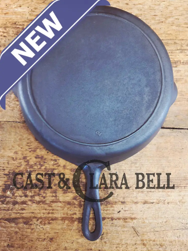 1910’s very early Lodge #8 Cast Iron Skillet with Single Notch and Raised #2 at 6 O’clock position Skillet