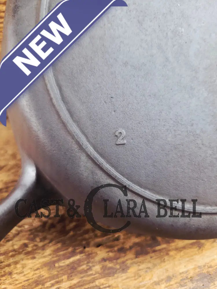 1910’s very early Lodge #8 Cast Iron Skillet with Single Notch and Raised #2 at 6 O’clock position Skillet