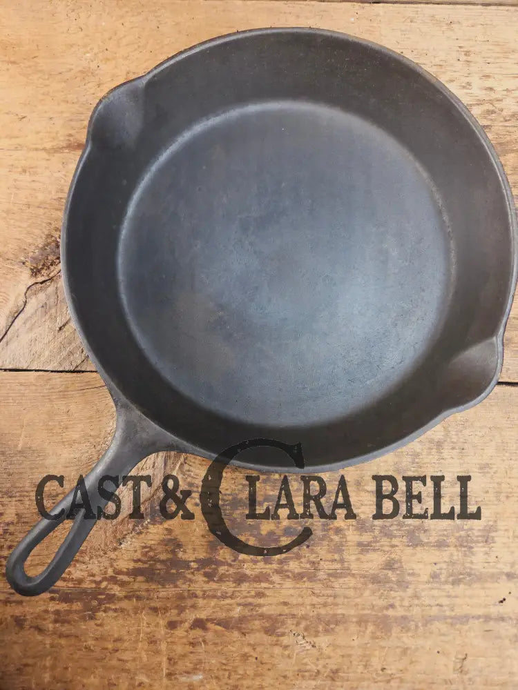 1910’s very early Lodge #8 Cast Iron Skillet with Single Notch and Raised C Skillet