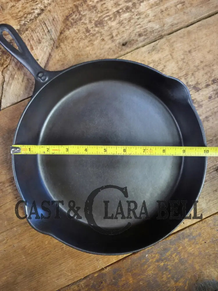 1910’s very early Lodge #8 Cast Iron Skillet with Single Notch and Raised 8 handle! Skillet
