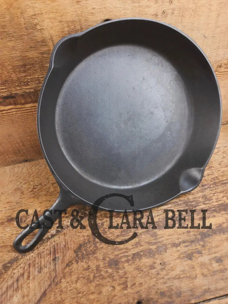 1910’s very early Lodge #8 Cast Iron Skillet with Single Notch and Raised P! - Skillet