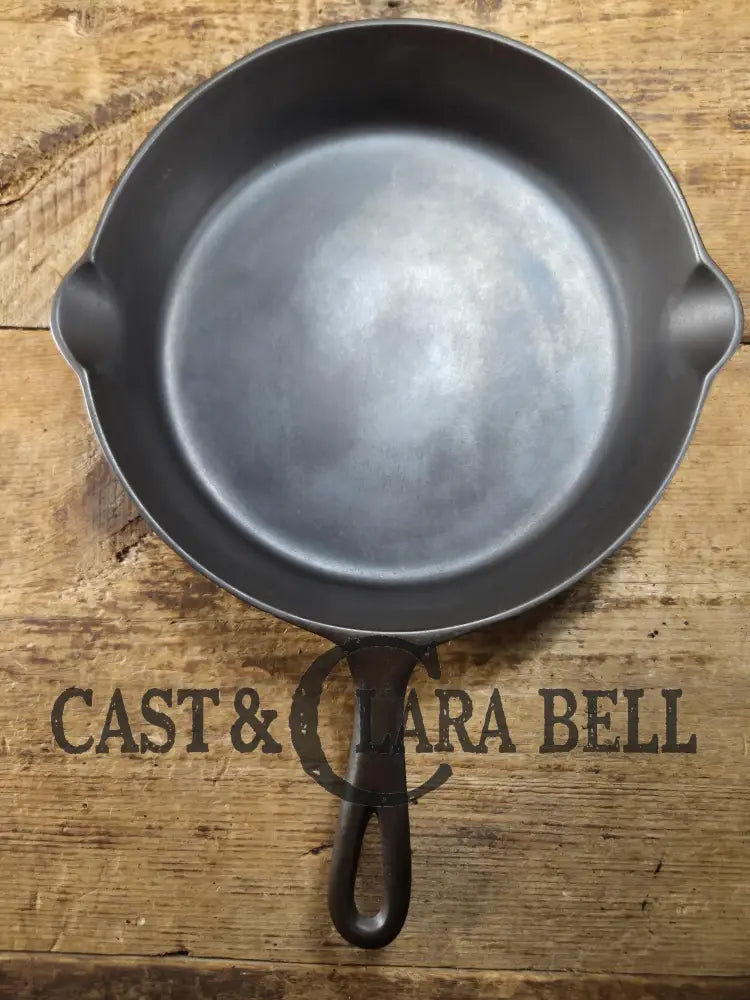 1910’s very early Lodge #8 Cast Iron Skillet with Single Notch and Raised S! SC24 Skillet