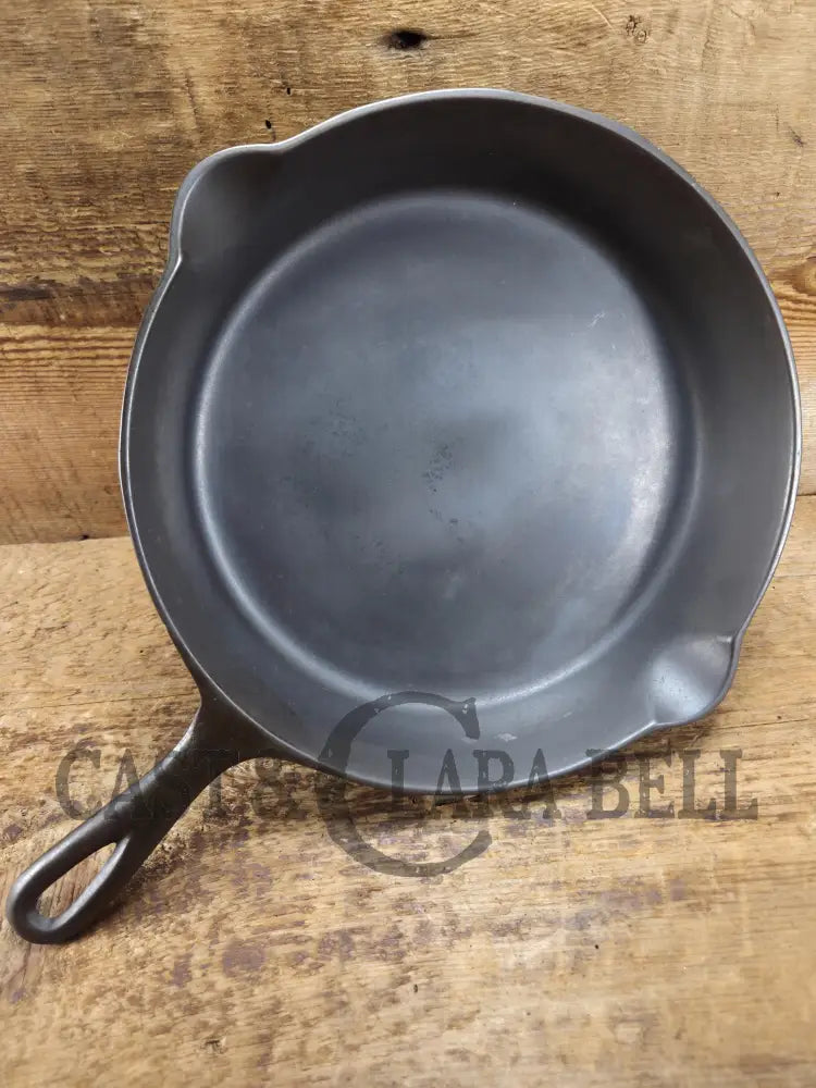 1910’s very early Lodge #8 Cast Iron Skillet with Single Notch and Raised S! SC24 Skillet
