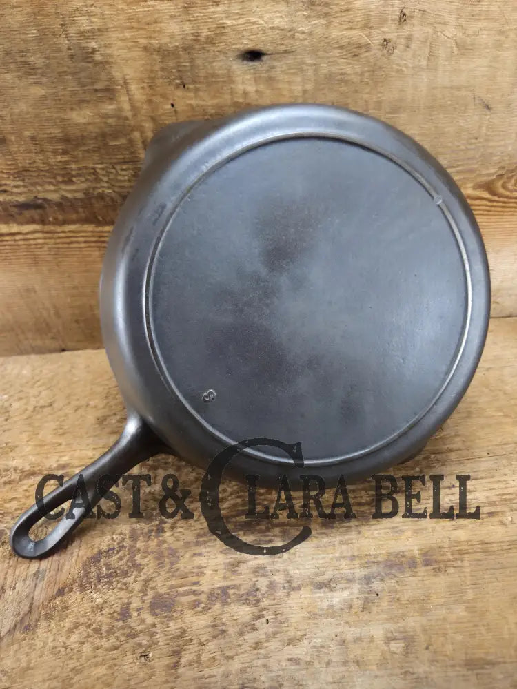 1910’s very early Lodge #8 Cast Iron Skillet with Single Notch and Raised S! SC24 Skillet