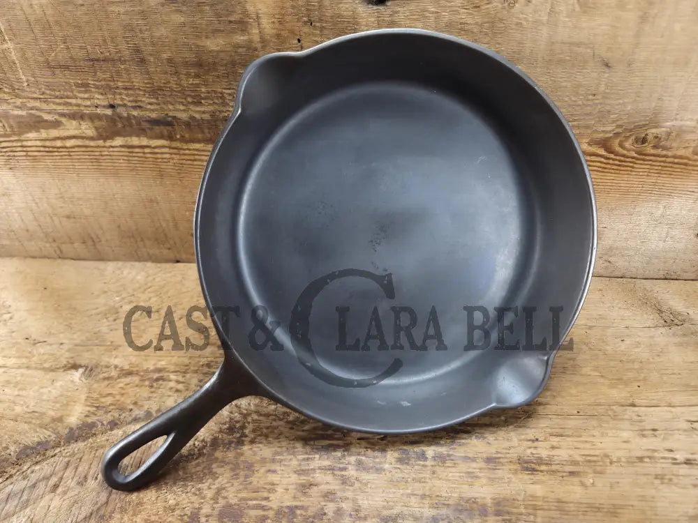 1910’s very early Lodge #8 Cast Iron Skillet with Single Notch and Raised S! SC24 Skillet