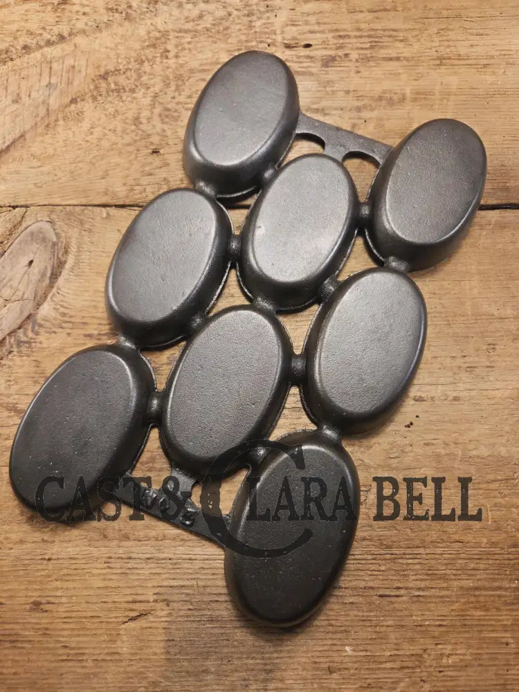 1920’s and gorgeous! Griswold No. 5 #943 p/n Muffin Gem Pan. Open air design makes great cornbread or muffins! Bakeware