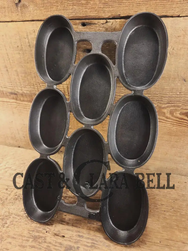 1920’s and gorgeous! Griswold No. 5 #943 p/n Muffin Gem Pan. Open air design makes great cornbread or muffins! Bakeware