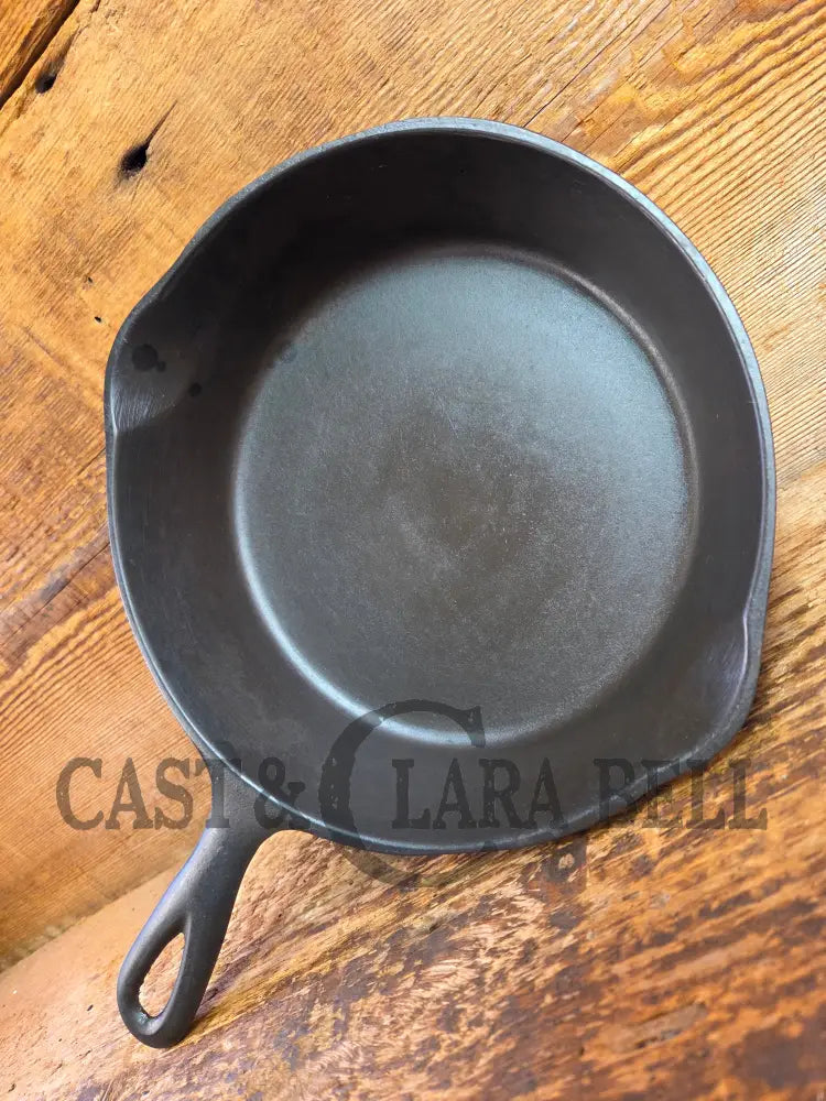 1920βs Chicago Hardware made Favorite Cook Ware #5J Cast Iron Skillet Skillet