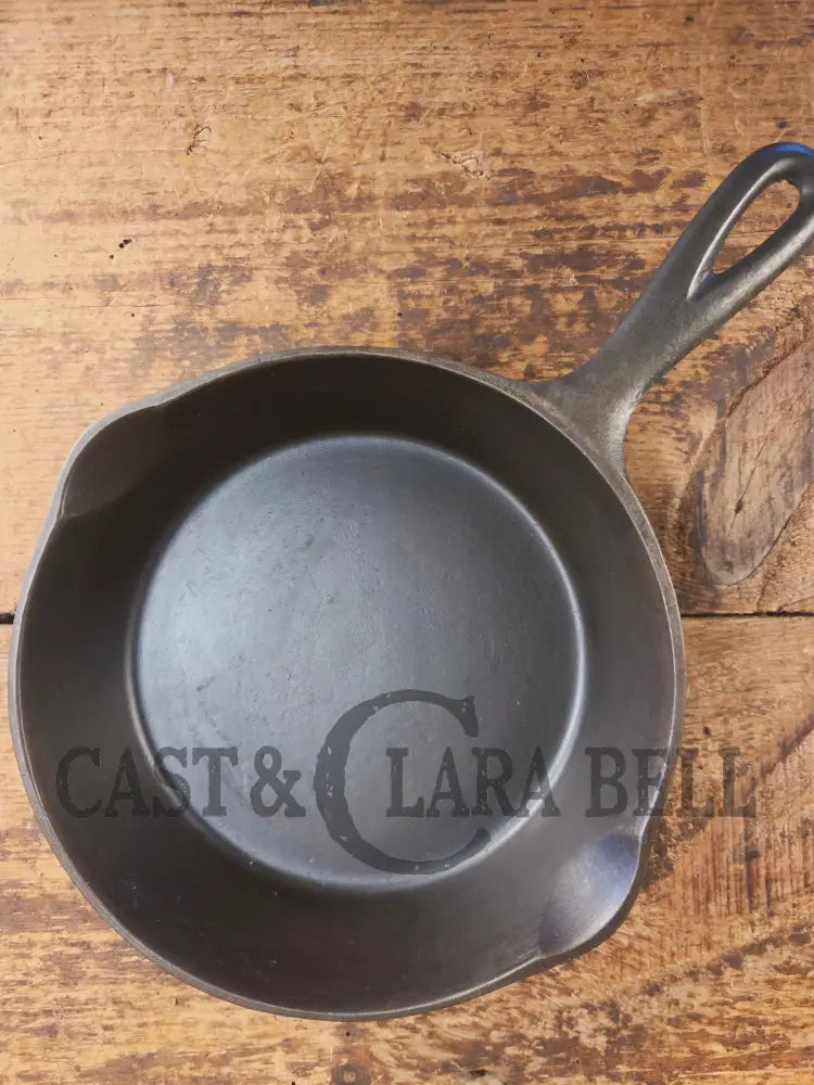 1920’s Chicago Hardware made Favorite Cook Ware #5Q Cast Iron Skillet - Skillet