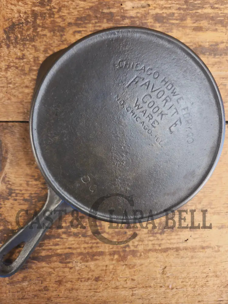 1920’s Chicago Hardware made Favorite Cook Ware #5Q Cast Iron Skillet - Skillet