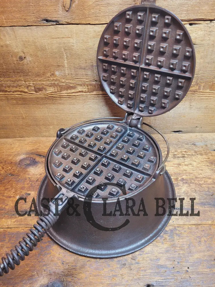 1920S Early Wagner Ware 1408 #8 Waffle Iron With Tall Base!