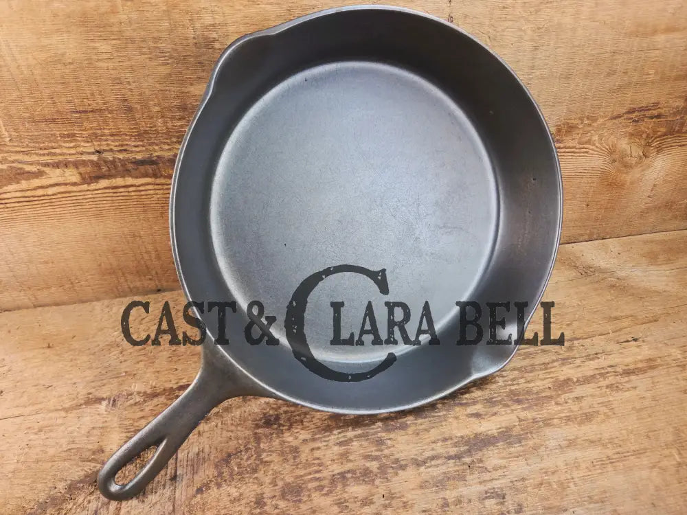 1920’s early Wagner Ware #9 Cast Iron Skillet with Heat Ring 9 A. Awesome daily user with an amazing history! Skillet