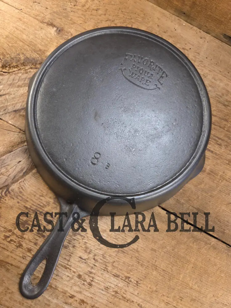 1920’s Favorite Piqua Ware #8 Cast Iron Skillet with Heat Ring and Smiley Logo 8B. SC24 Skillet