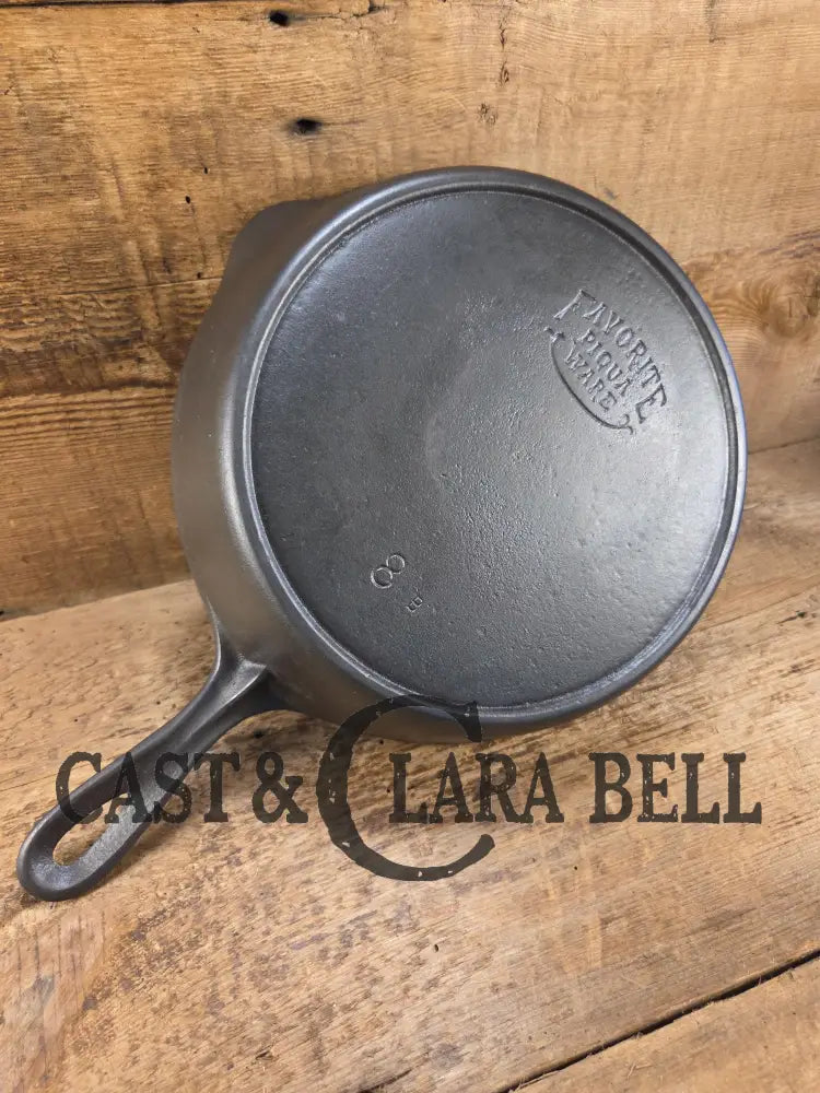 1920’s Favorite Piqua Ware #8 Cast Iron Skillet with Heat Ring and Smiley Logo 8B. SC24 Skillet