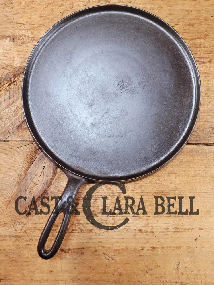 1920’s Favorite Piqua Ware #9 Round Cast Iron Griddle with Smiley Logo 9A. Perfect grilled cheese and pancakes Griddle