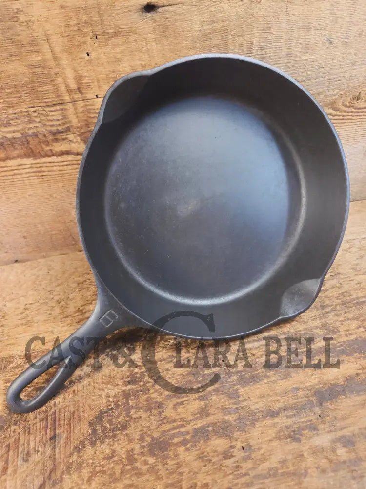 1920’s Griswold #6 Skillet with Large Block Logo and Smooth Bottom 699 C - Skillet