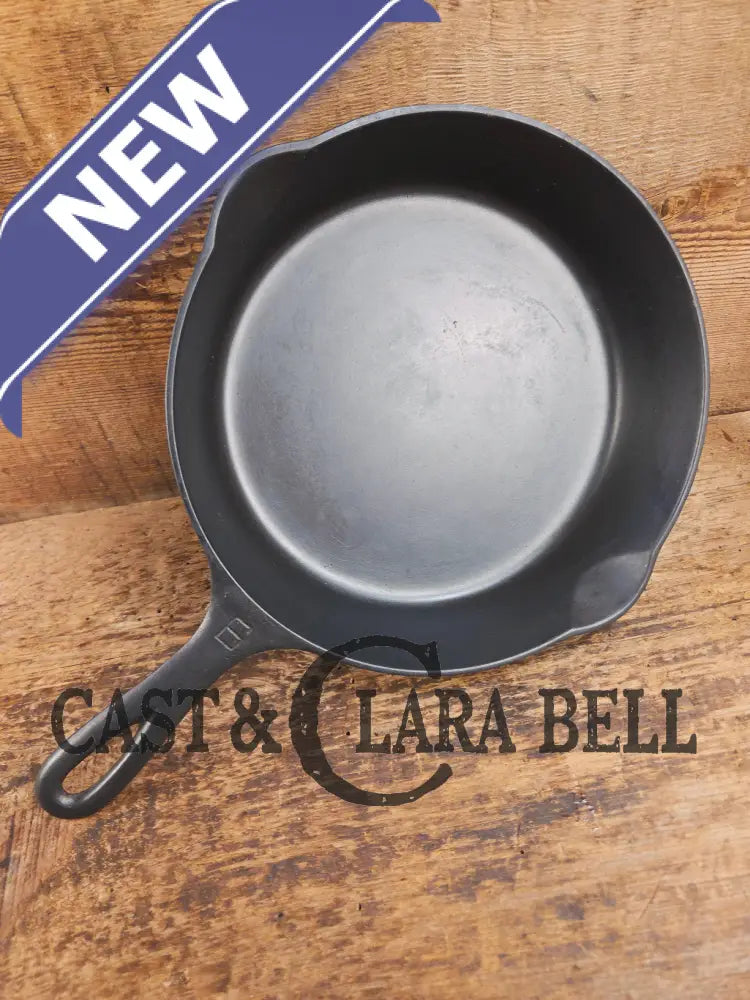 1920βs Griswold #6 Skillet with Large Block Logo and Smooth Bottom 699 E Skillet