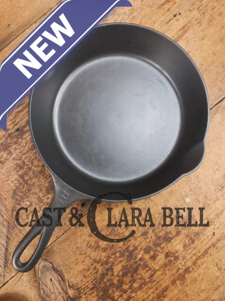 1920βs Griswold #6 Skillet with Large Block Logo and Smooth Bottom 699 E Skillet