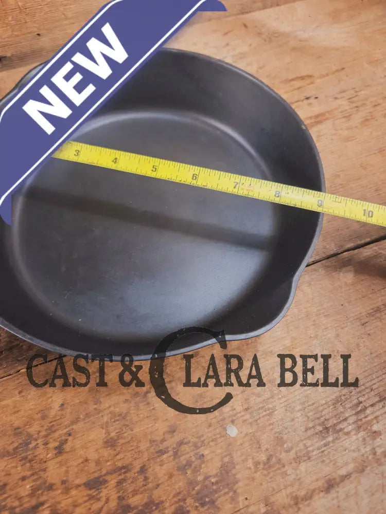 1920βs Griswold #6 Skillet with Large Block Logo and Smooth Bottom 699 E Skillet