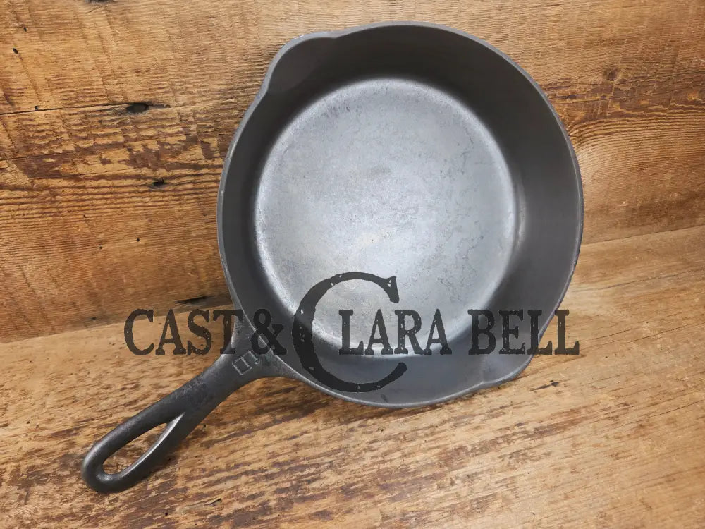 1920βs Griswold #6 Skillet with Large Block Logo and Smooth Bottom 699 H Skillet